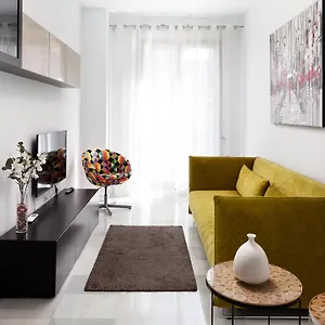 https://inmalaga-cervantes.hotelsinnerja.org